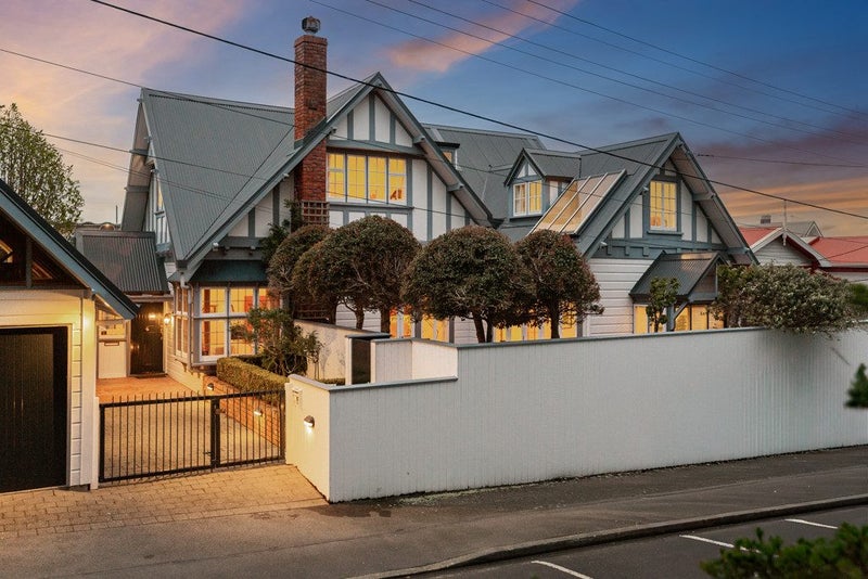 13 Talavera Terrace, Kelburn, Wellington - Carousel 1