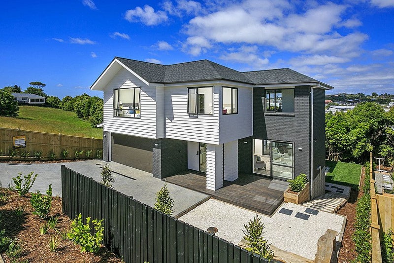 10 Newport Place, Forrest Hill, Auckland - Carousel 1