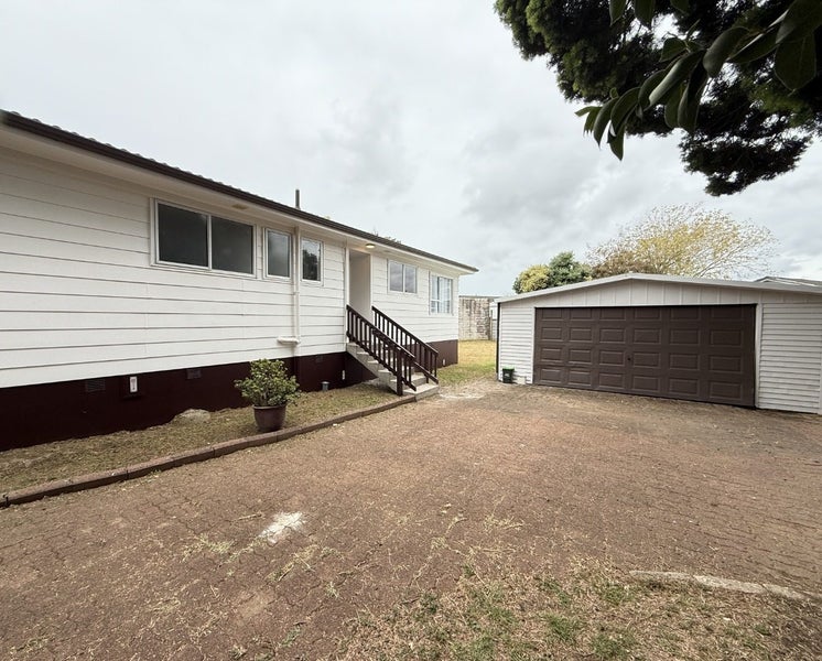 20 Becker Drive, Weymouth, Auckland - Carousel 1