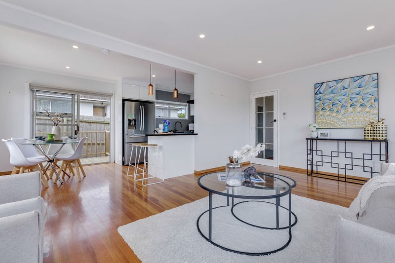 13 Seabar Place, Glen Eden, Auckland - Carousel 2