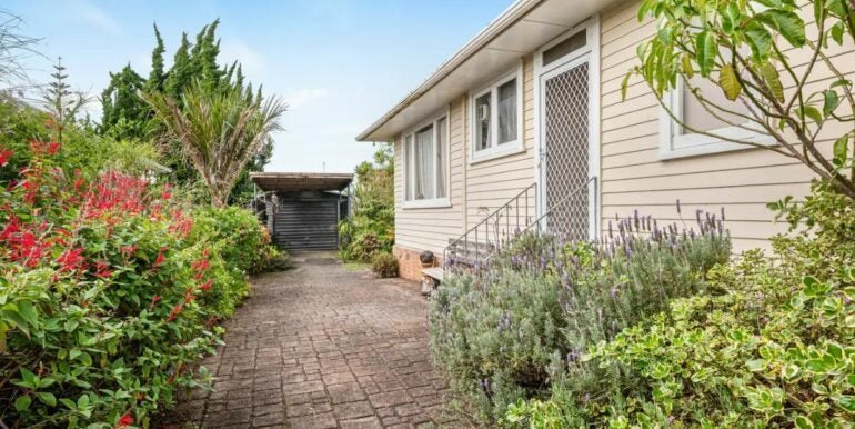 14 Ward Crescent, Te Atatu Peninsula, Auckland - Carousel 1