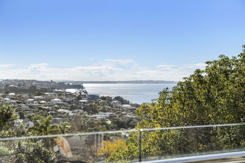 106/585 Beach Road, Rothesay Bay, Auckland - Carousel 1