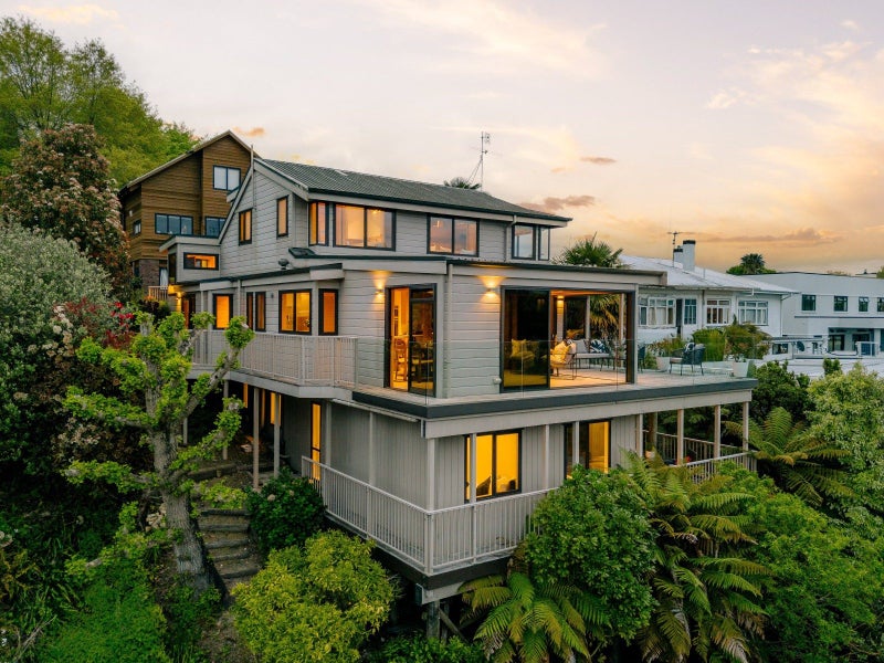 1202 Victoria Street, Whitiora, Hamilton - Carousel 1