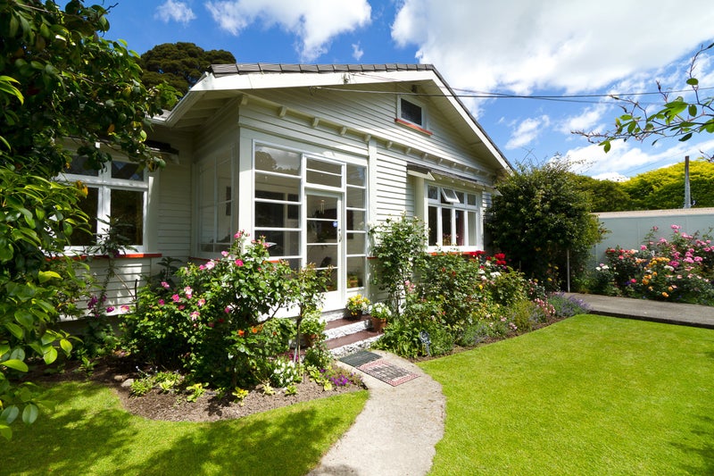 16 Pharazyn Street, Melling, Lower Hutt - Carousel 1