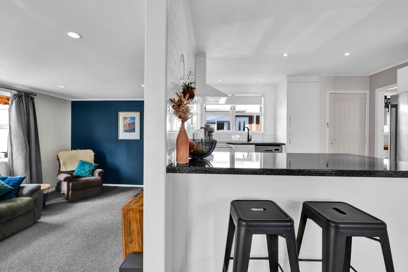 9 Manu Crescent, Upper Vogeltown, New Plymouth - Carousel 2