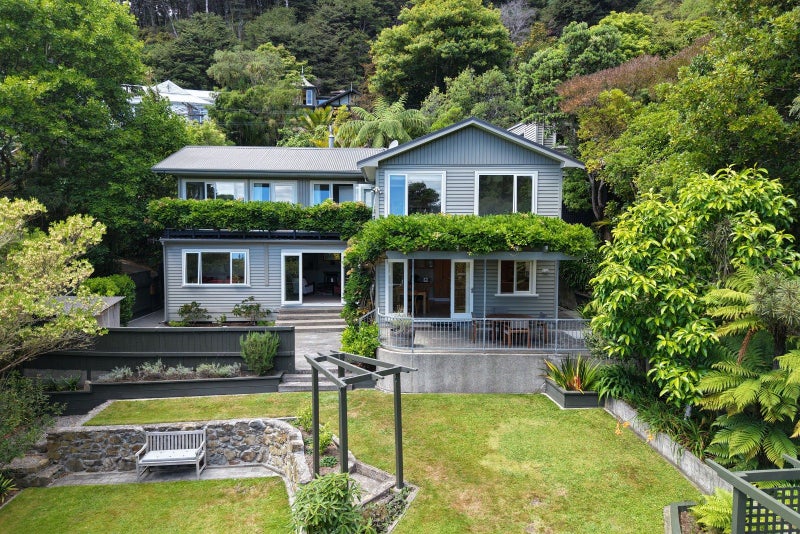 8 Korimako Road, Days Bay, Lower Hutt - Carousel 1