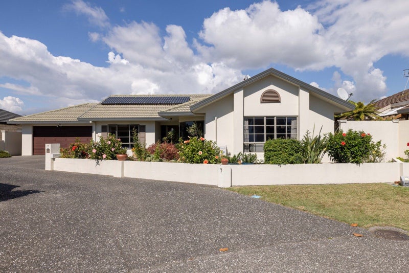 7 Cayman Key, Papamoa Beach, Papamoa - Carousel 1