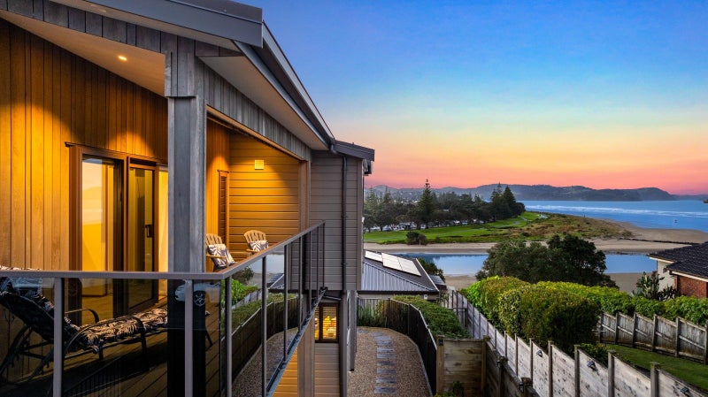 57 Rosario Crescent, Red Beach, Whangaparāoa - Carousel 2