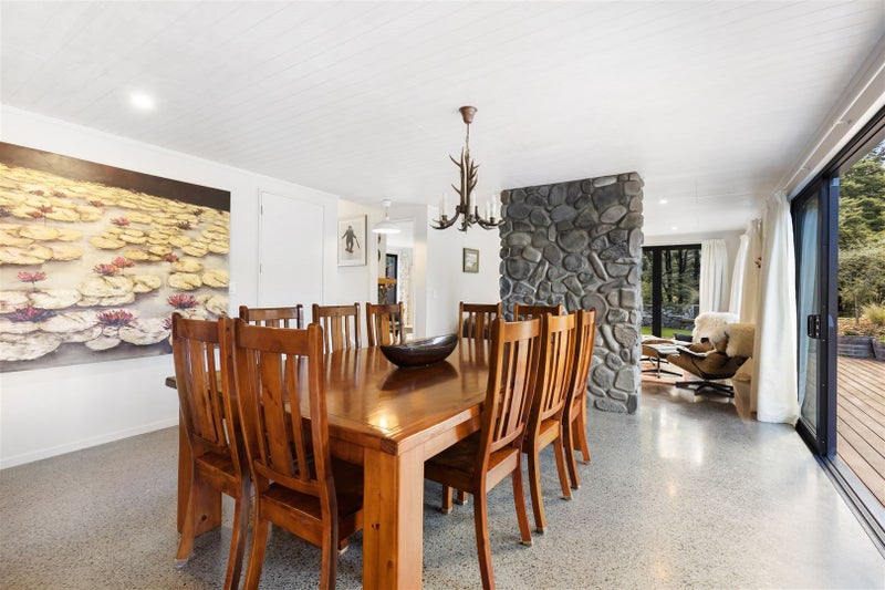 12C Cheeseman Terrace, Castle Hill - Carousel 1