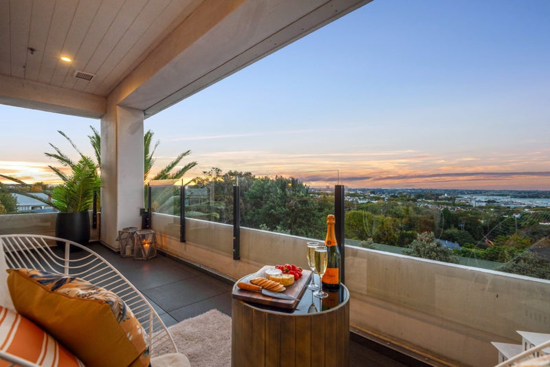 712/8 Hereford Street, Freemans Bay, Auckland - Carousel 1