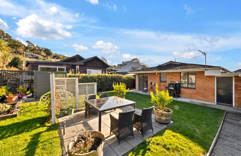 2 Leonard Place, Saint Martins, Christchurch - Carousel 1