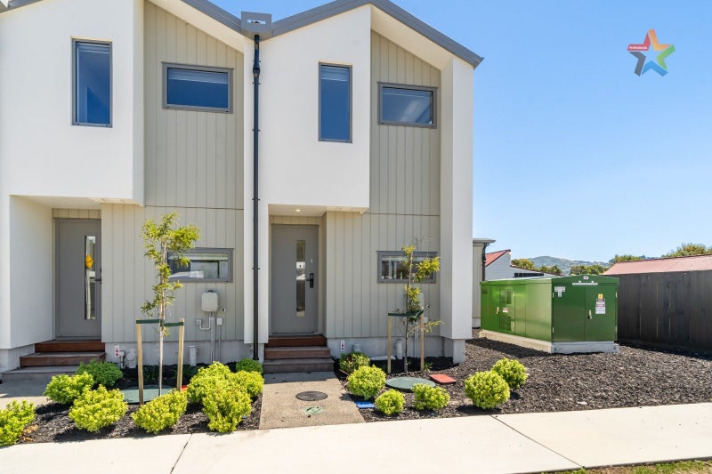1/15 Awamutu Grove, Waiwhetu, Lower Hutt - Carousel 1