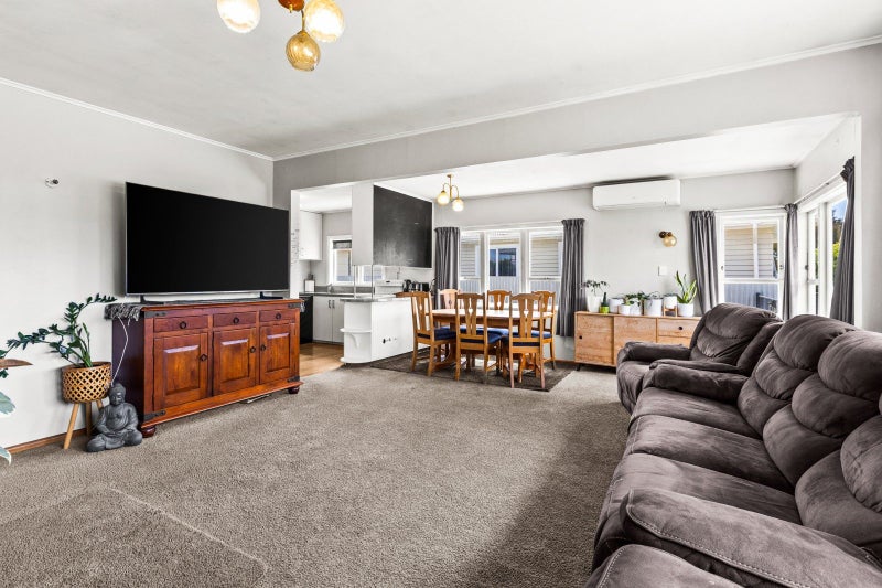 8 Balliol Avenue, Pirimai, Napier - Carousel 2