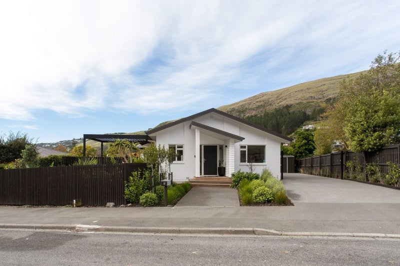 10 Finnsarby Place, Sumner, Christchurch - Carousel 1
