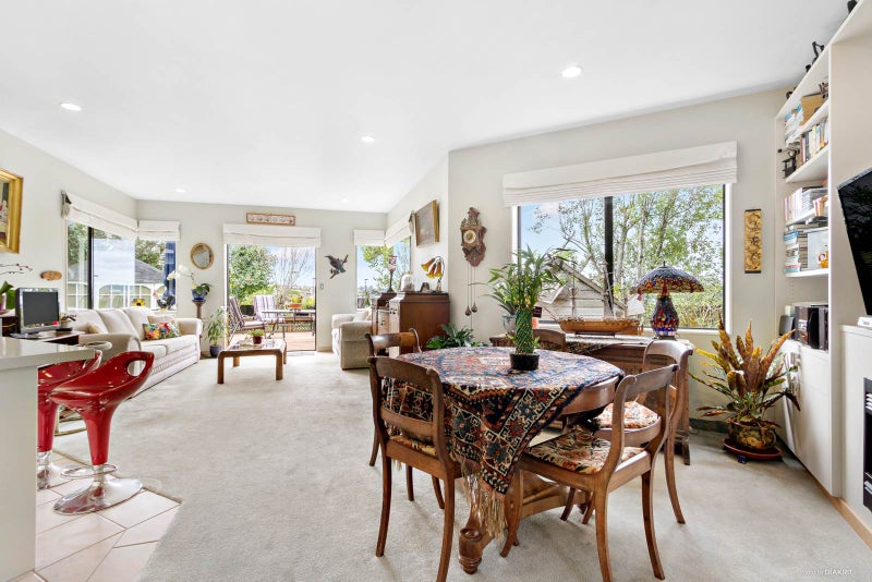 33 Picasso Drive, West Harbour, Auckland - Carousel 2