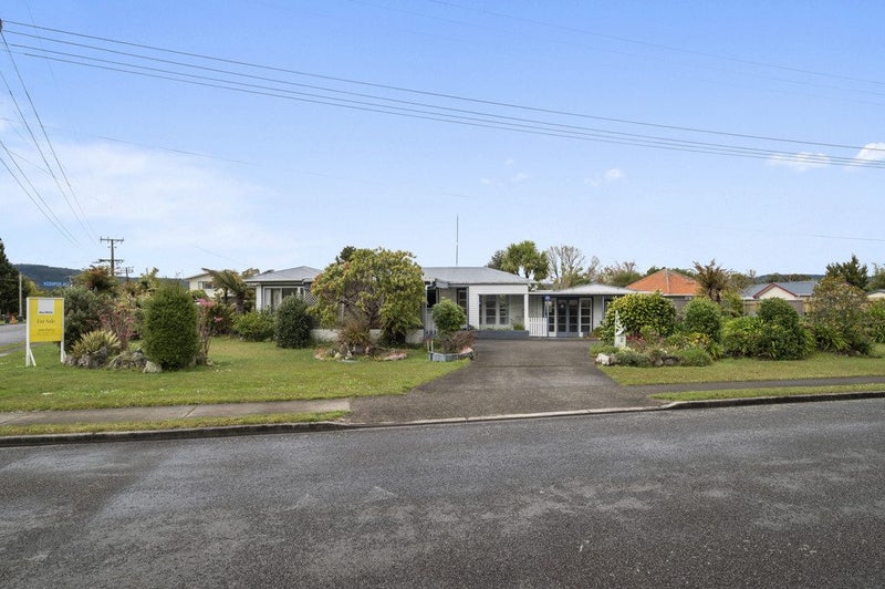 2 Holden Avenue, Holdens Bay, Rotorua - Carousel 1