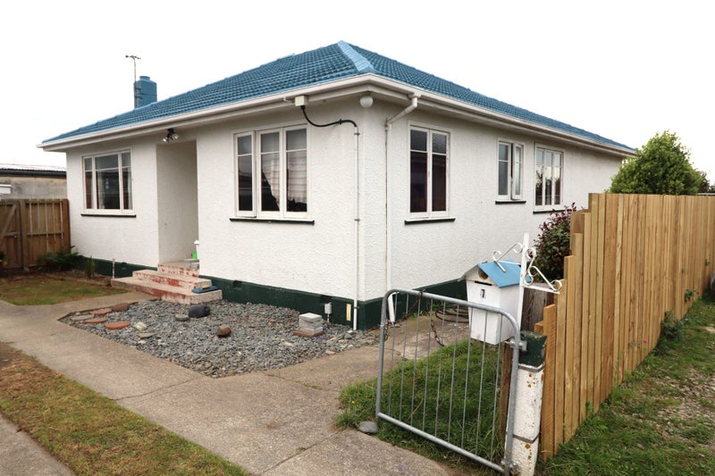 7 Elizabeth Crescent, Oamaru North, Oamaru - Carousel 1