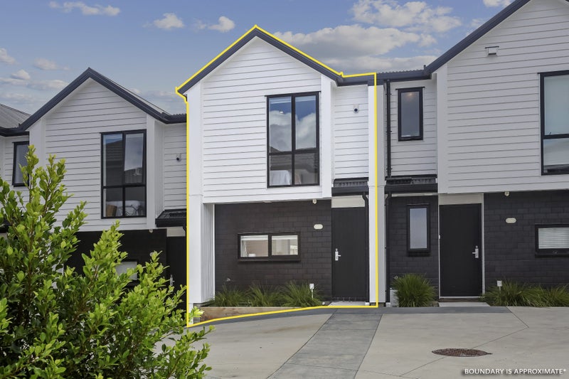 4/10 Shamrock Lane, Te Atatu Peninsula, Auckland - Carousel 1