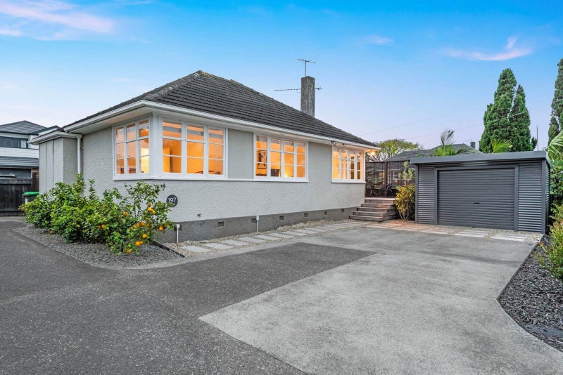 197 Riverside Avenue, Point England, Auckland - Carousel 1