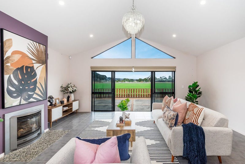 52 Realm Drive, Paraparaumu, Paraparaumu - Carousel 2
