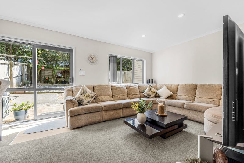 44 Chapel Road, Flat Bush, Auckland - Carousel 1