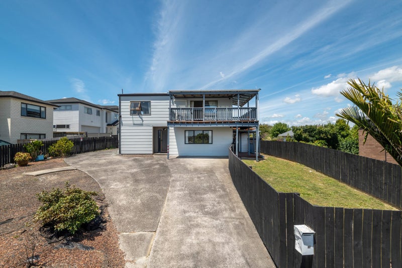 27 Florence Daly Place, Mount Roskill, Auckland - Carousel 2