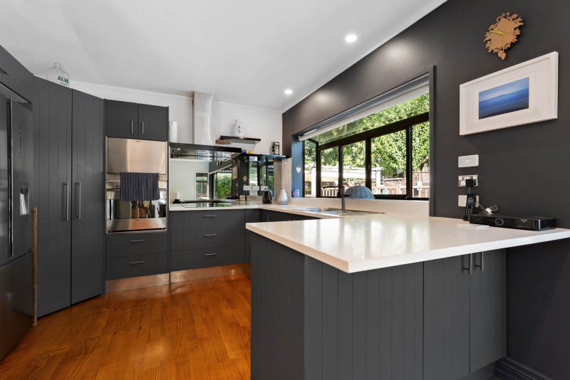 89A View Road, Henderson, Waitakere City, Auckland - Carousel 2