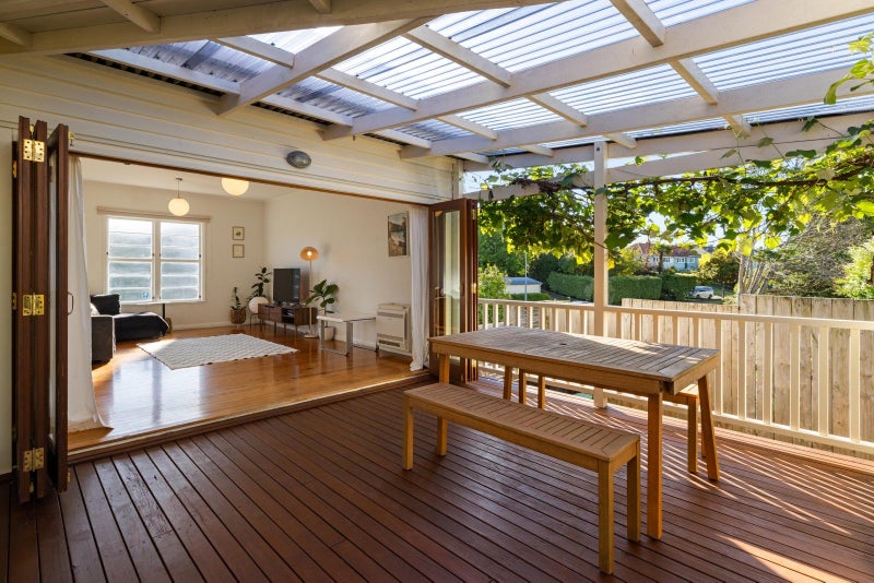 44 Plunket Terrace, Hamilton East, Hamilton - Carousel 1