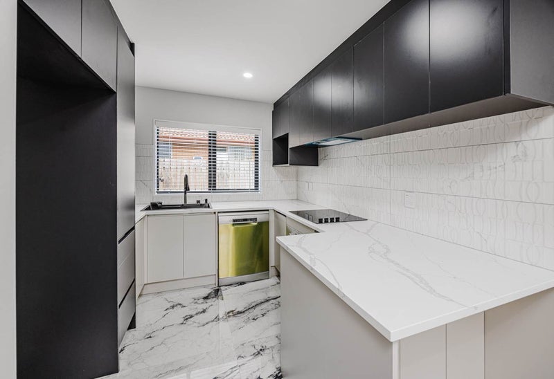 4 Nicola Place, Mangere, Auckland - Carousel 1