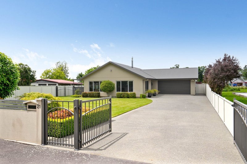 21 Chamberlain Road, Masterton - Carousel 2