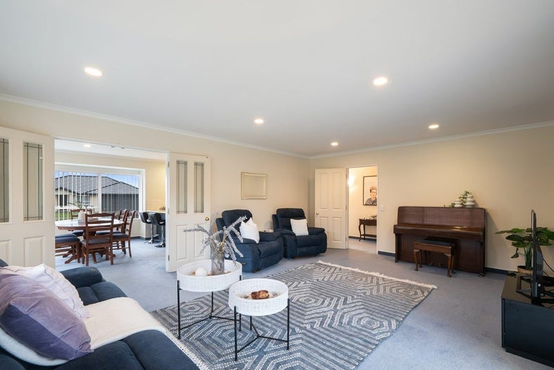 86 Guildford Drive, Paraparaumu, Paraparaumu - Carousel 2