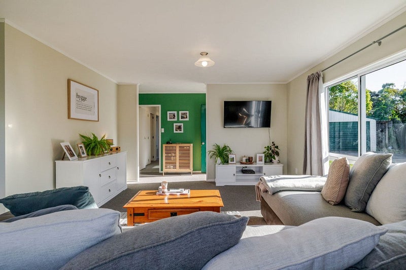 105 Hillcrest Drive, Kelvin Grove, Palmerston North - Carousel 2