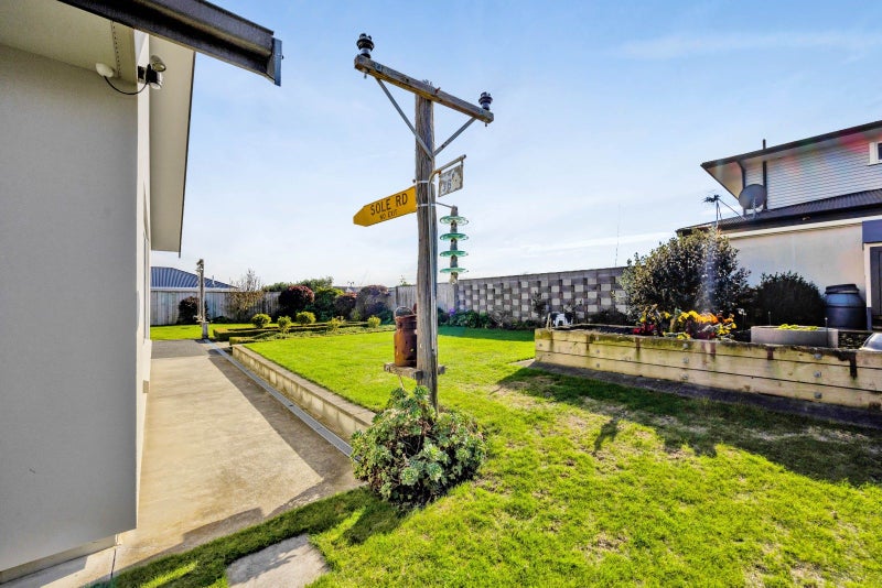 4 Nikau Place, Hawera - Carousel 50