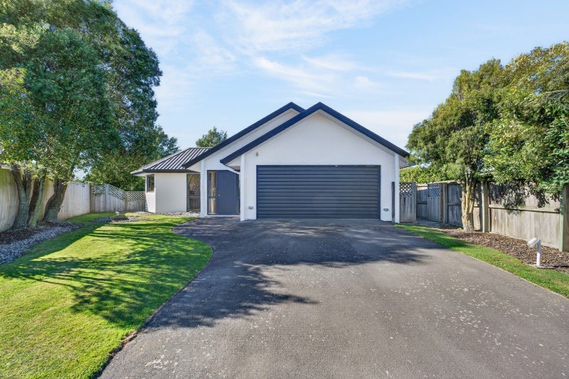 8 Oldham Place, Darfield, Darfield - Carousel 1