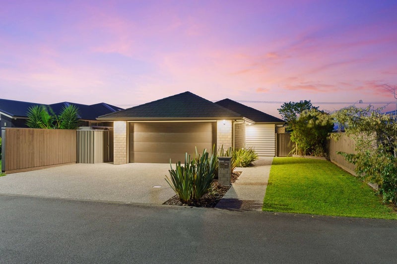 7 Mahia Lane, Waikanae - Carousel 1