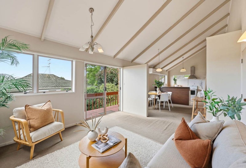 1/34 Shanaway Rise, Hillcrest, Auckland - Carousel 1