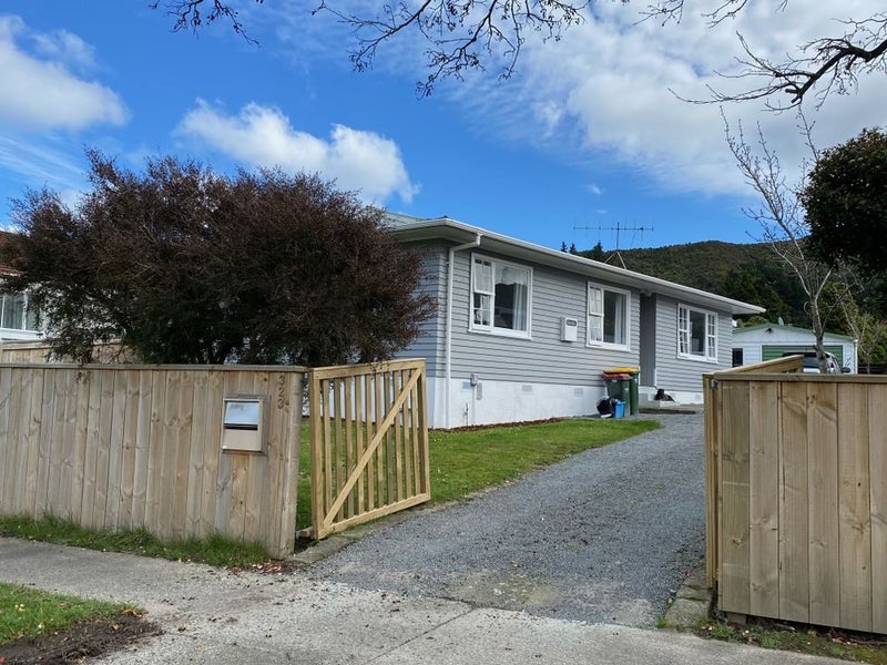323 Wellington Road, Wainuiomata, Lower Hutt - Carousel 1