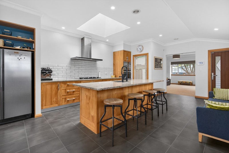 6 Bauchop Road, Waterloo, Lower Hutt - Carousel 1