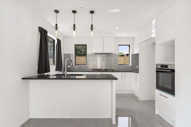 109A Point Chevalier Road, Point Chevalier, Auckland - Carousel 2