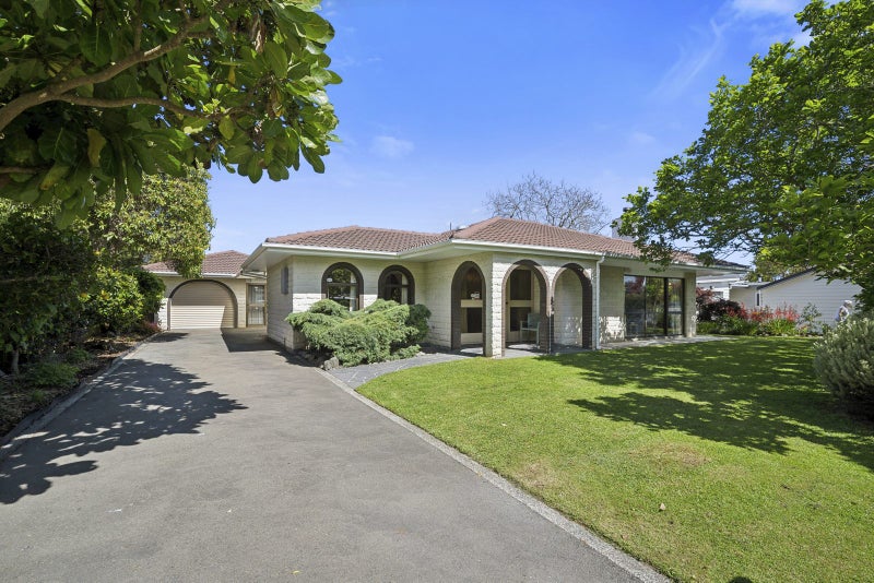 18 Sunny Glen, Waikanae - Carousel 1