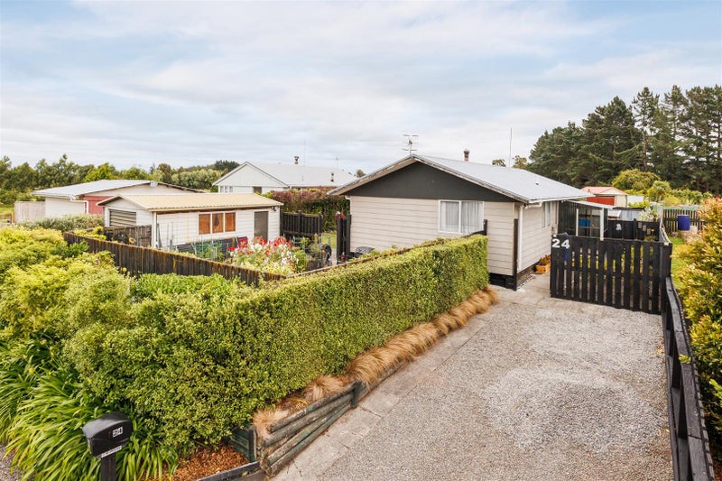 24 Barton Street, Marton - Carousel 1