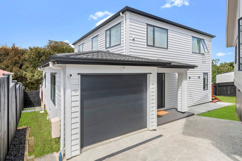 39A Gosford Drive, Botany Downs, Manukau City, Auckland - Carousel 1