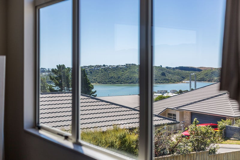 31 Aspiring Terrace, Aotea, Porirua - Carousel 2