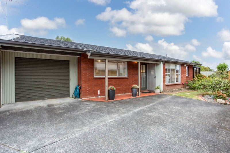 2/33 Akoranga Drive, Northcote, Auckland - Carousel 1