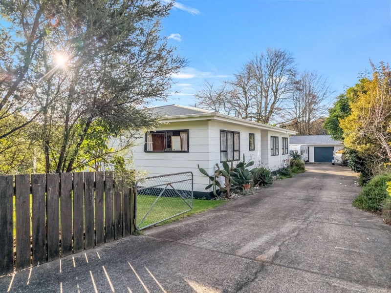 11 Oxford Road, Lake Rotoma, Rotorua, Bay Of Plenty - Carousel 2