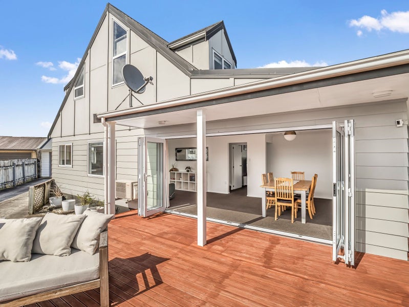 11 Leander Place, Milson, Palmerston North - Carousel 1