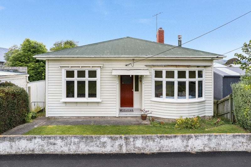 4 Constant Street, Sawyers Bay, Dunedin - Carousel 1