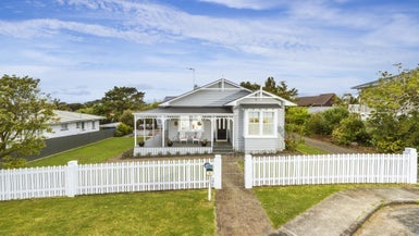 18 Fairfax Avenue, Northcote, Auckland - Carousel 1