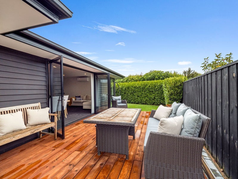 92 Sunline Avenue, Lincoln, Lincoln - Carousel 2