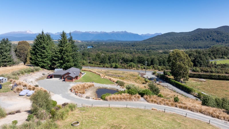 787A Manapouri Te Anau Highway, Te Anau - Carousel 1
